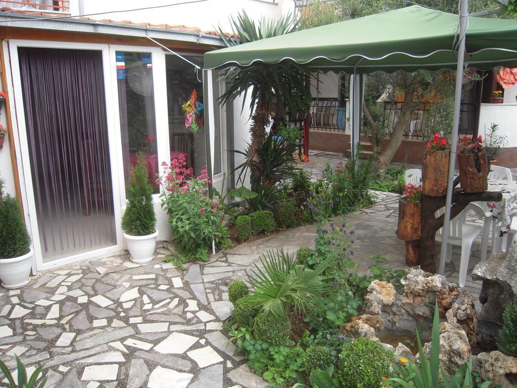 Lile Pestani Accommodation Exterior photo