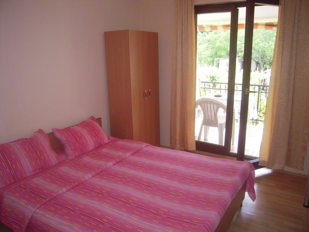 Lile Pestani Accommodation Exterior photo