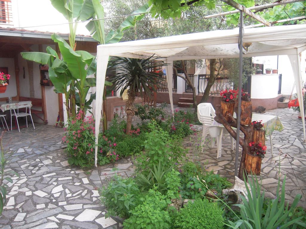 Lile Pestani Accommodation Exterior photo